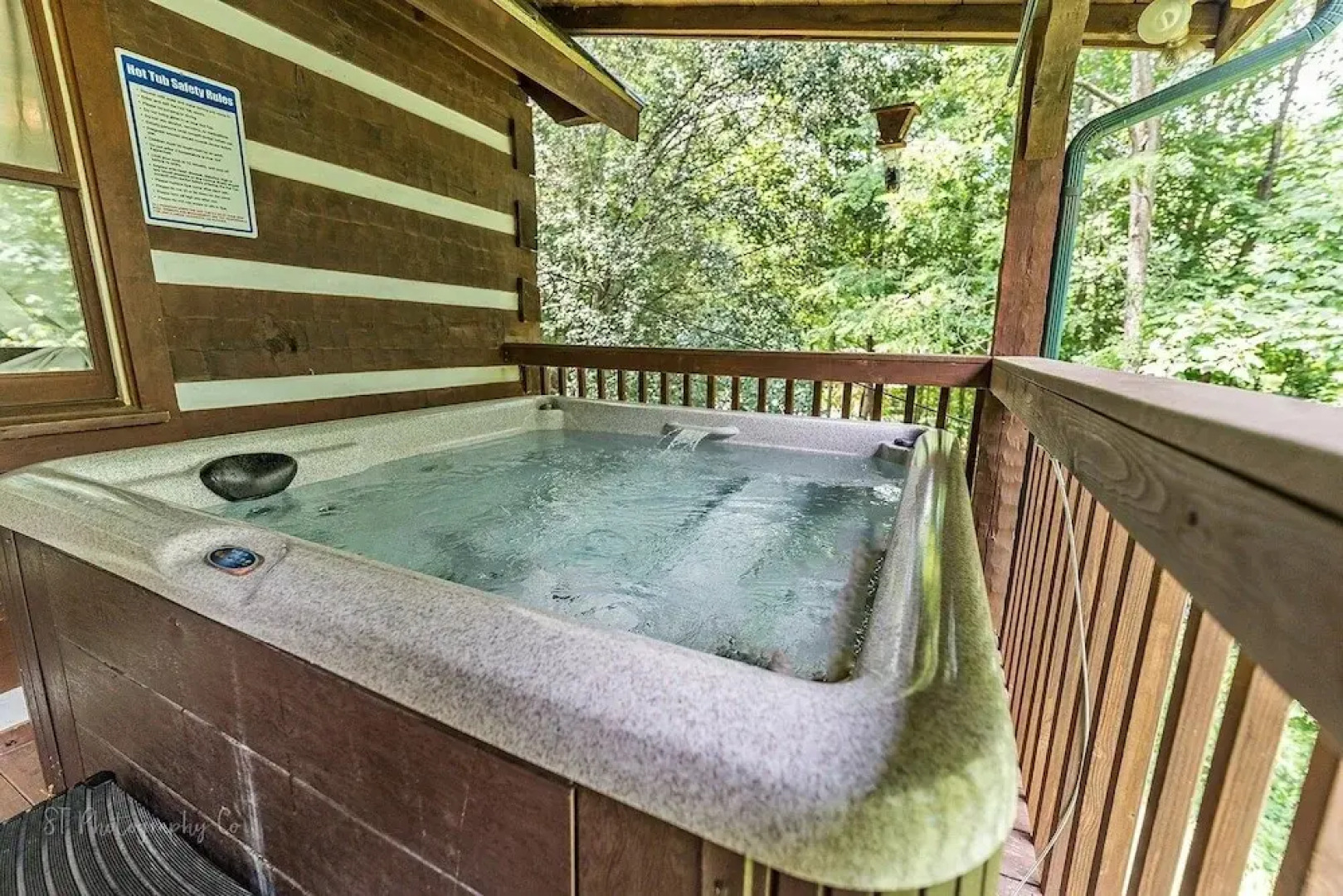 A Slice Of Heaven 2 Bedroom Cabin by RedAwning