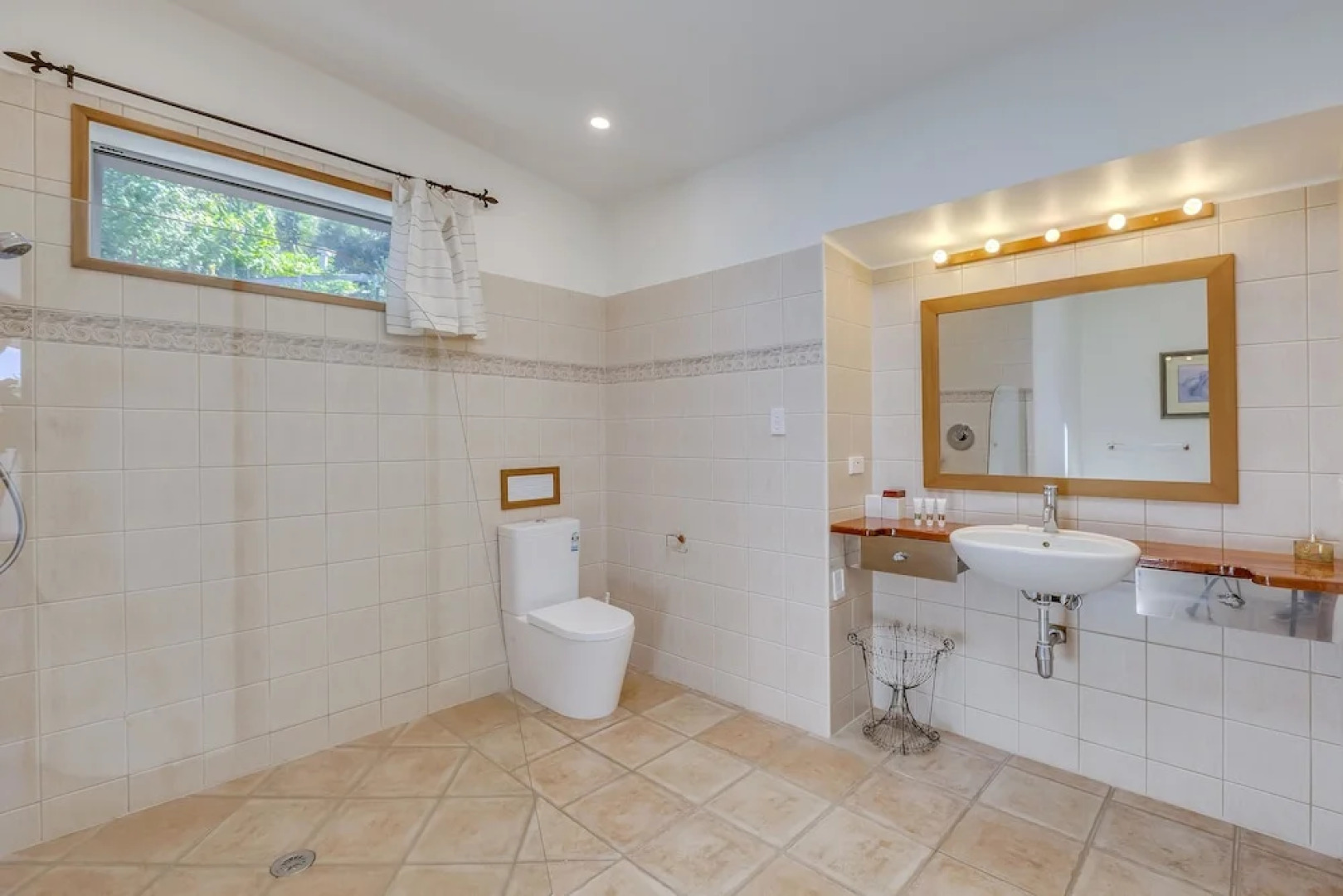 Absolute Beachfront Oneroa