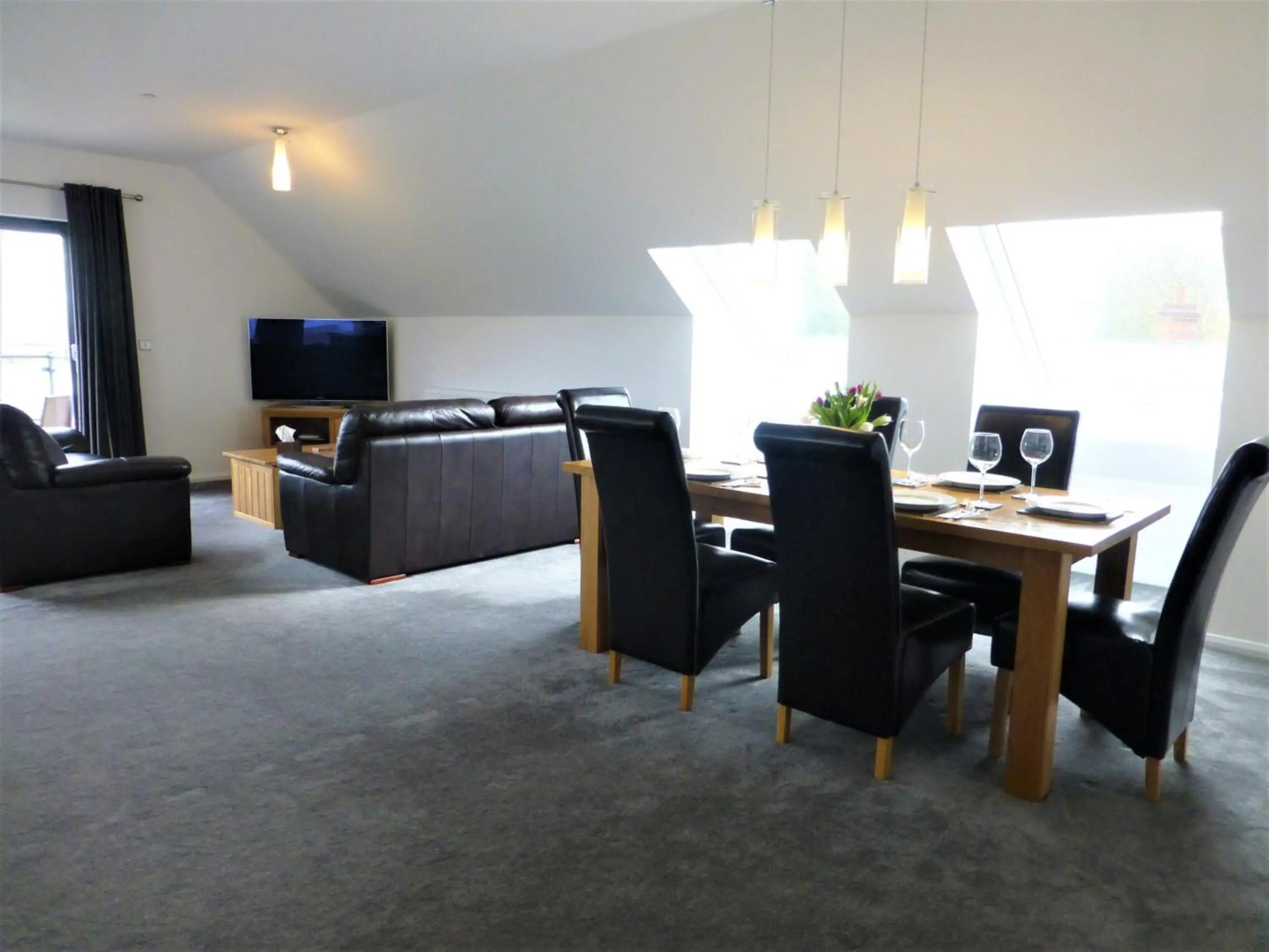 Gerycastell Luxury Holiday Apartment with Stunning Views & EV Station Point