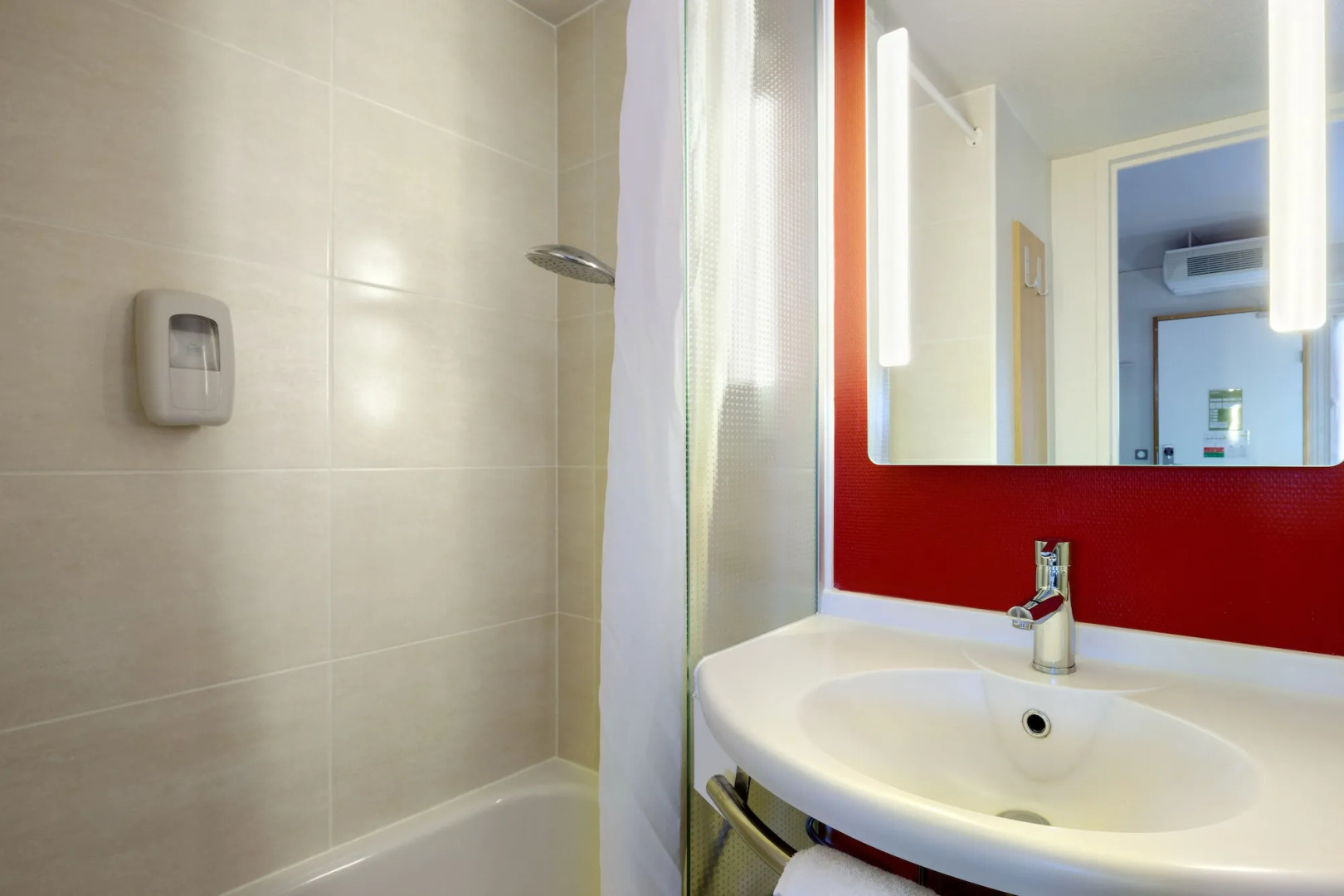 B&B HOTEL La Rochelle Angoulins-sur-Mer