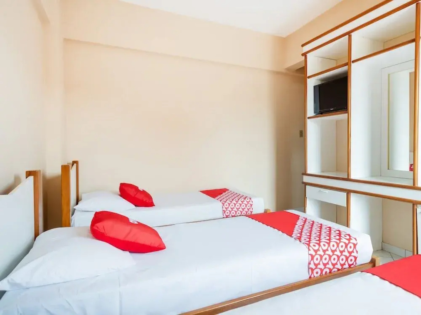 OYO Barra Beach Hotel