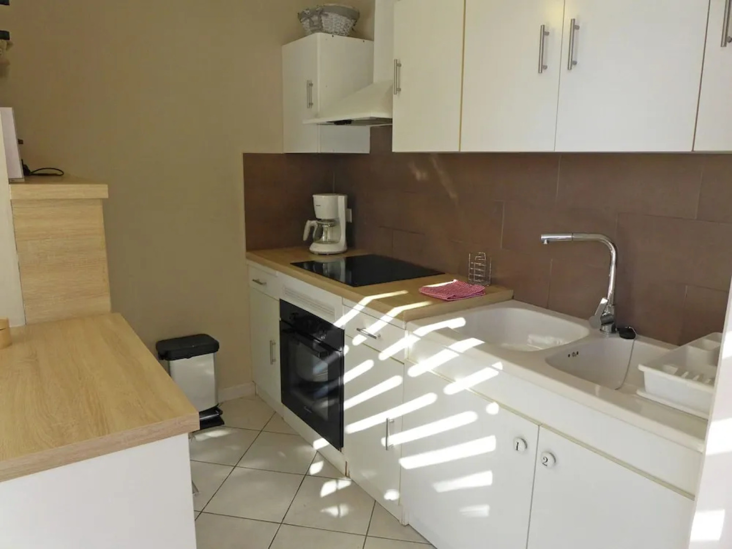 Beautiful Cottage in Raissac d 'aude With Pool and hot tub