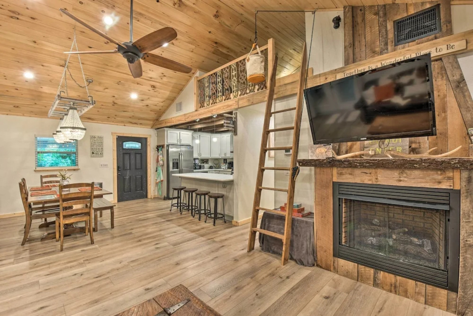 Hiawassee Getaway w/ Hot Tub, Deck & Lake Access!