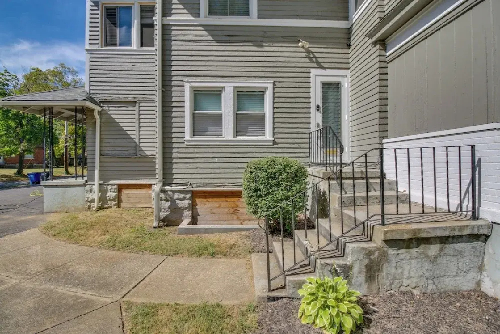 Sunny + Spacious Dayton Condo ~ 1 Mi to Downtown!