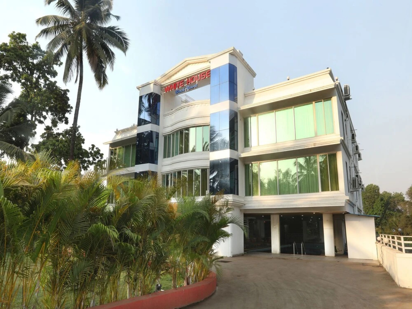 White House Beach Resort by OYO Rooms