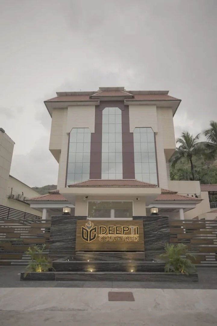 Hotel Deepti Courtyard