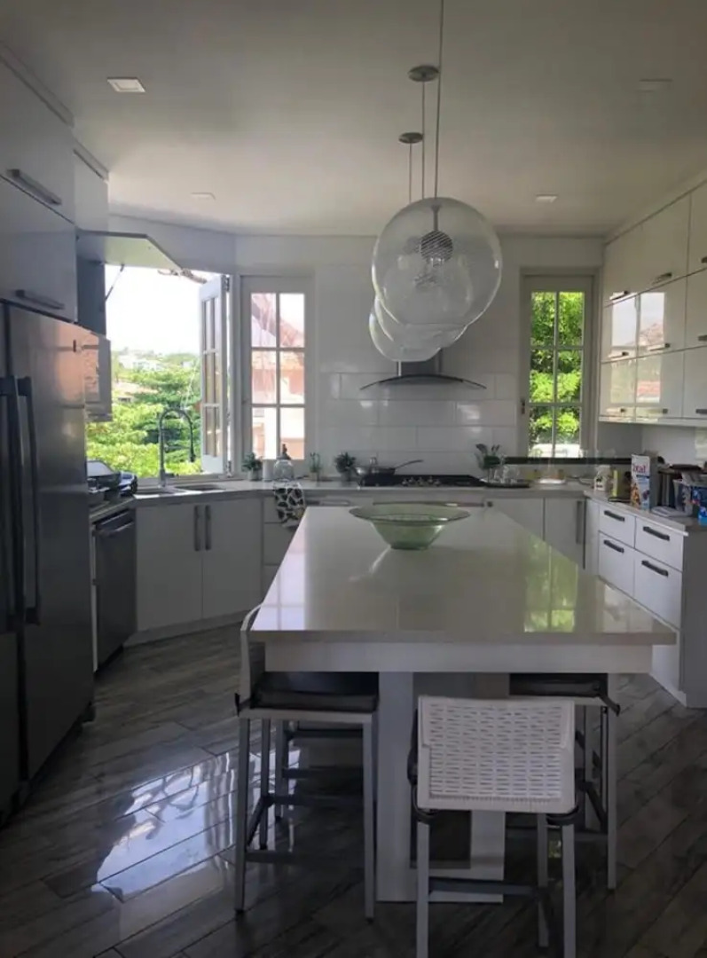 Picturesque Ocean View House With Private Pool Generator for Entire House