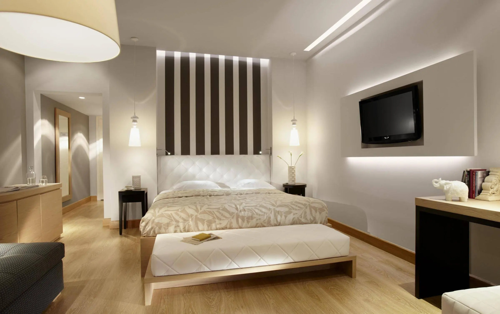 Отель MarBella, Mar-Bella Collection