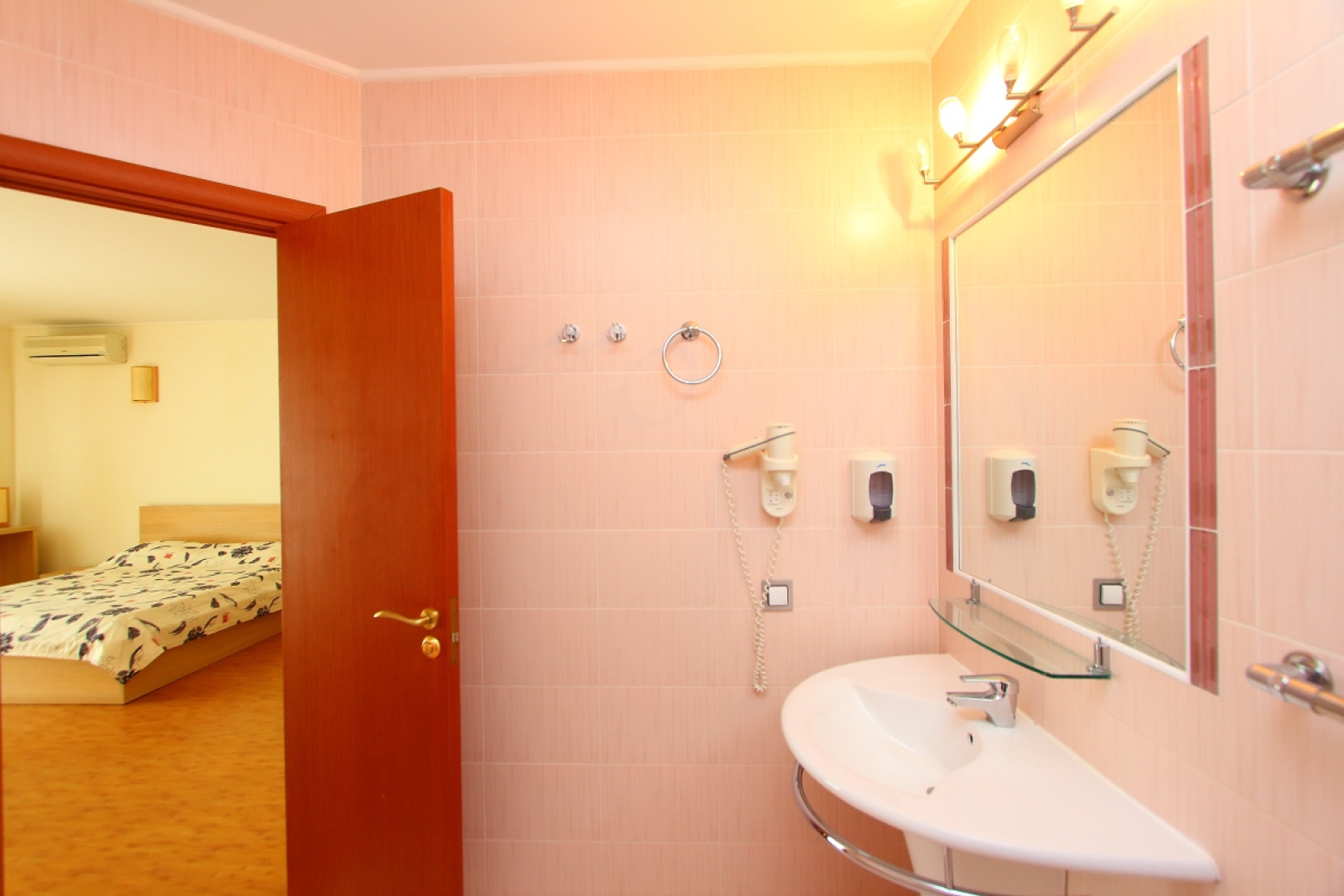 Отель Фаворит