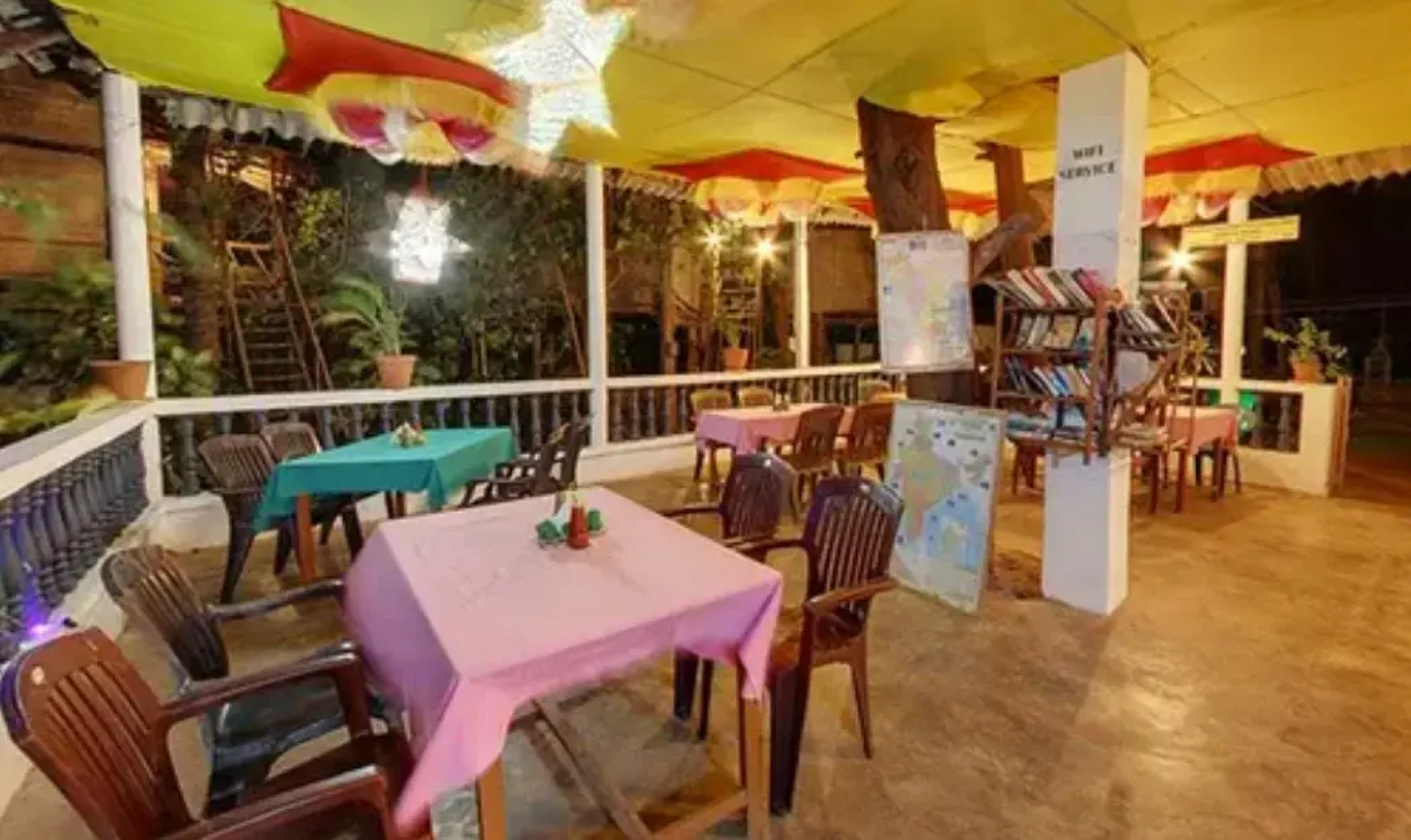 Xaviers Cafe & Beach Huts