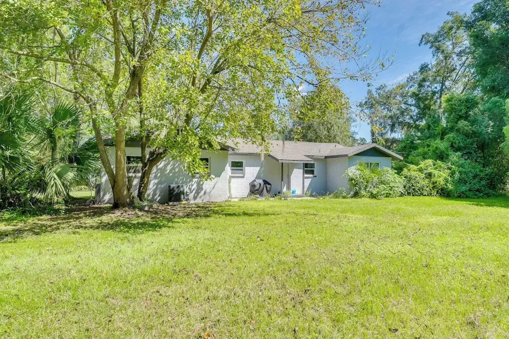 Single-story Ocala Home w/ Porch - Near Wec!