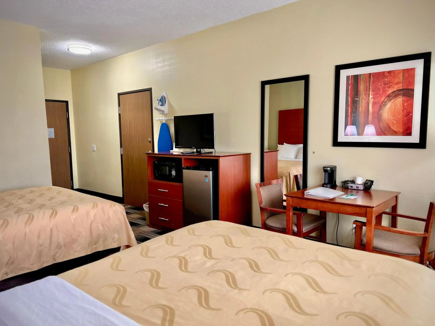 Quality Inn & Suites Wisconsin Dells Downtown - Waterparks Area