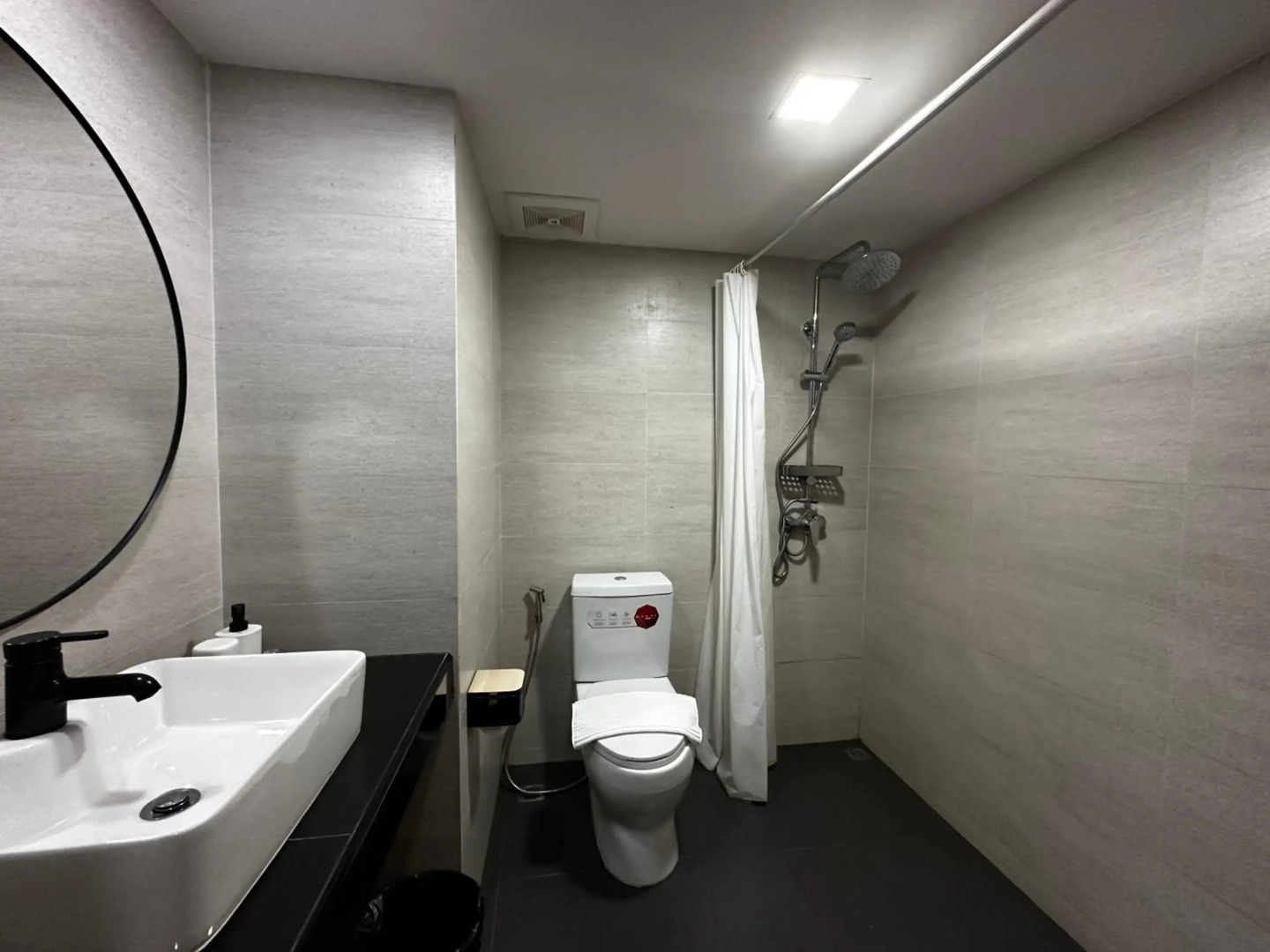 Garden Paradise Hotel & Serviced Apartment