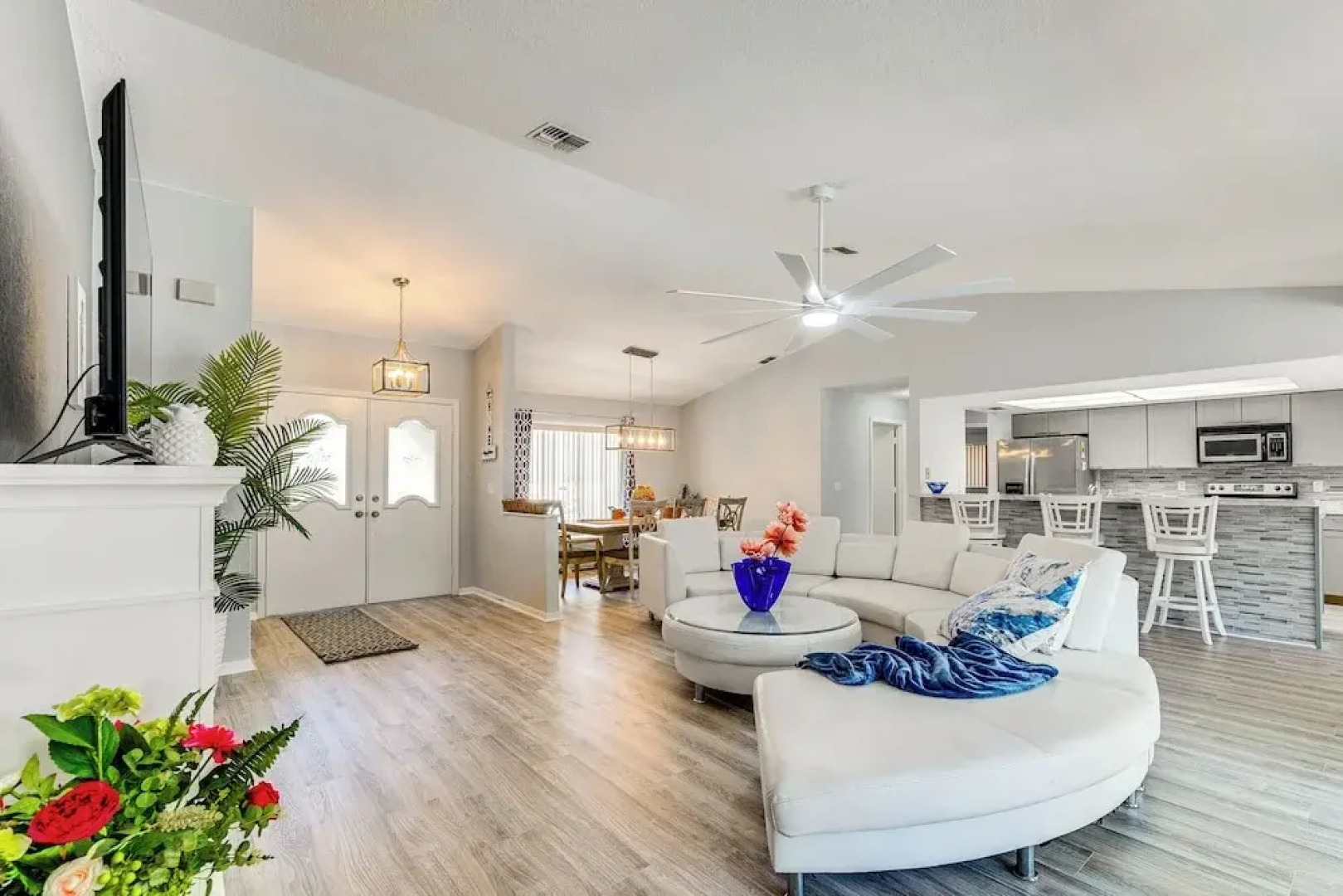 Spring Hill Home: Heated Pool, 9 Mi to Beach!