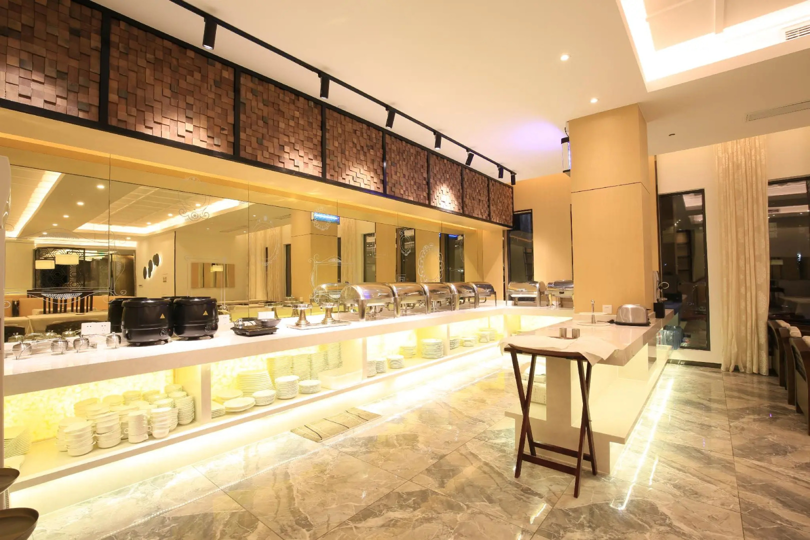 Shanghai Crown Crystal Hotel