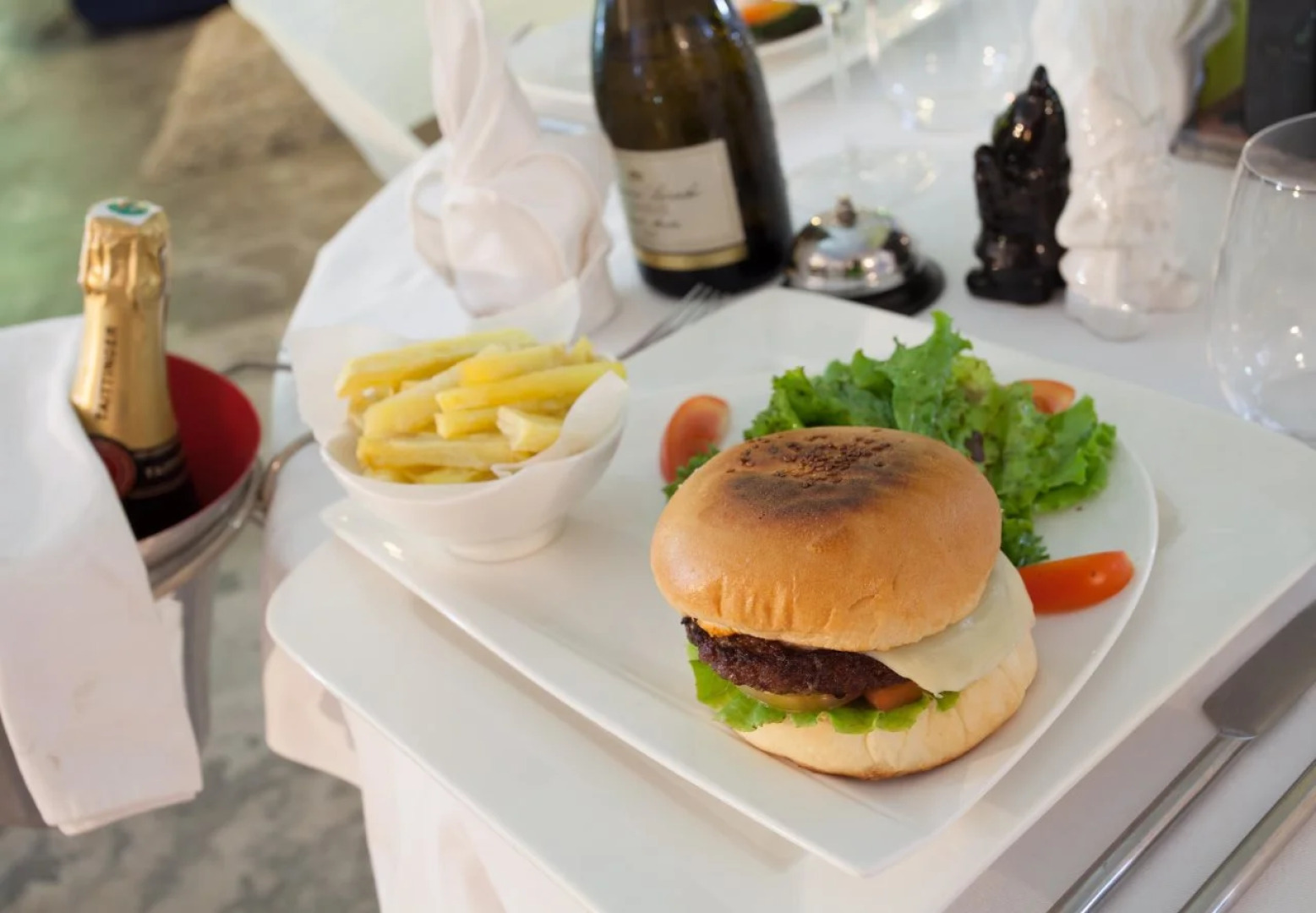 Arthur&Paul - Caters to Men