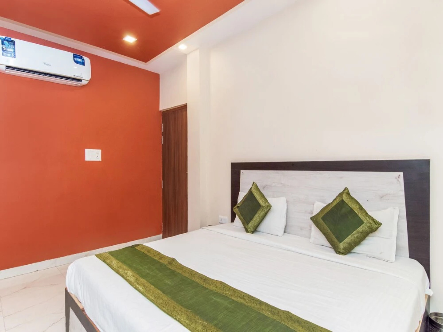 Treebo Trip Lake View Vastu Khand