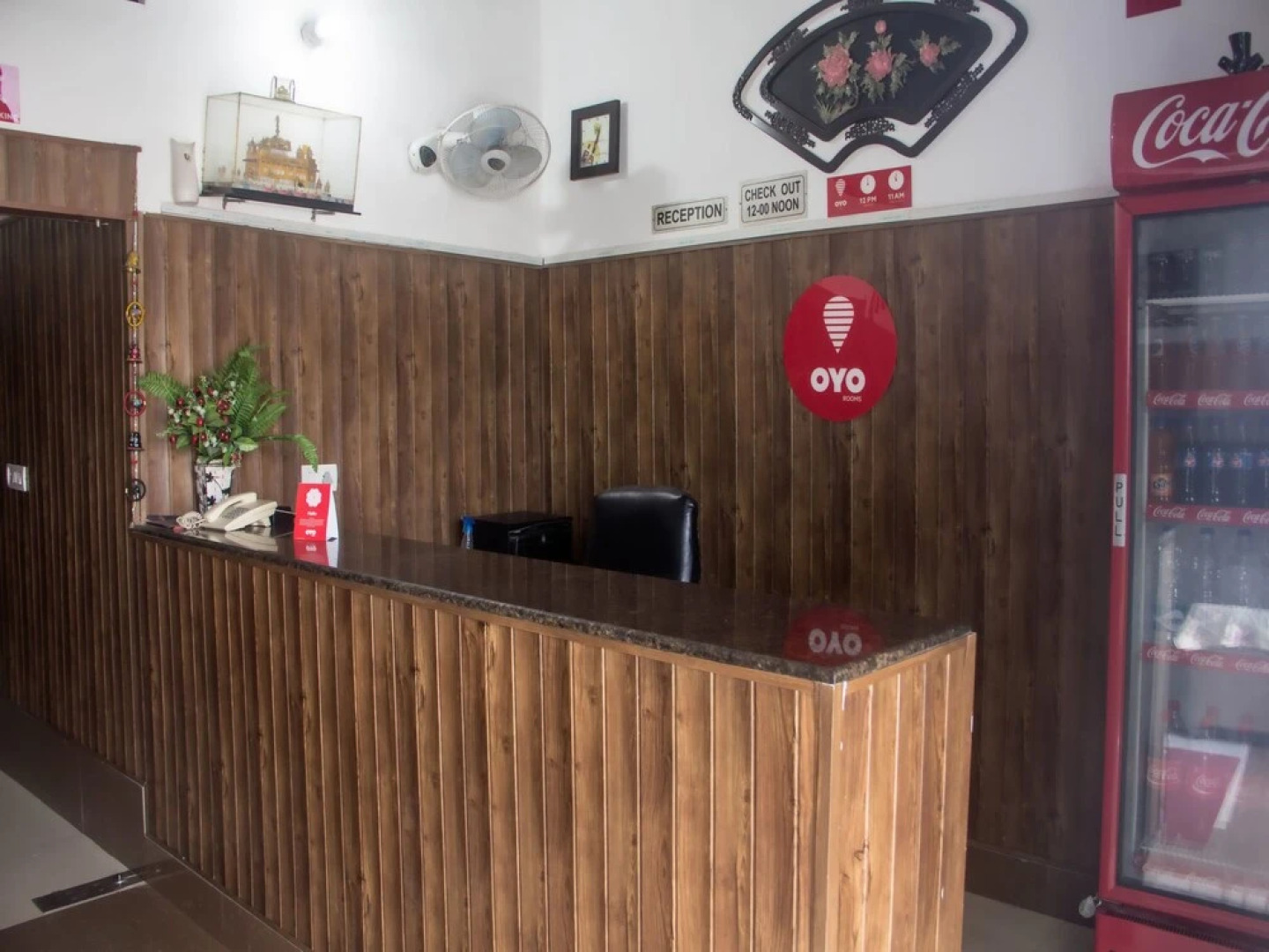 Hotel Golden Woods by OYO Rooms