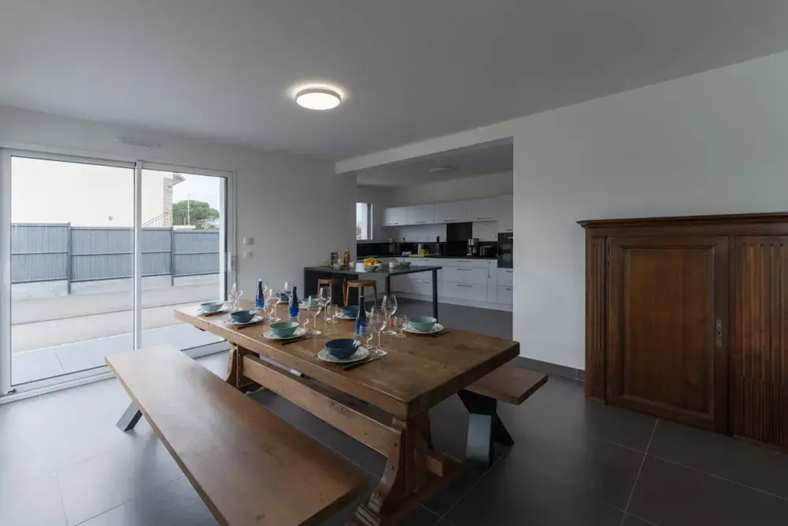 Pretty new House 2 Steps From the sea