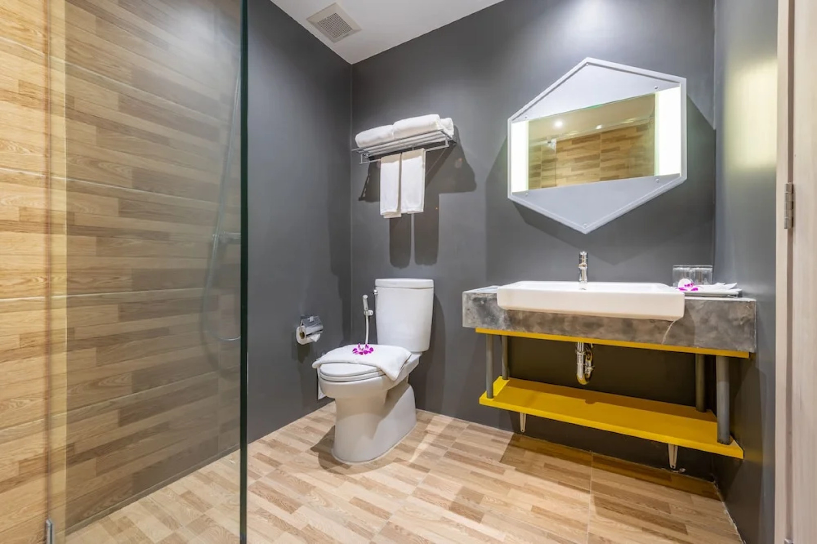 Beehive Boutique Hotel Phuket