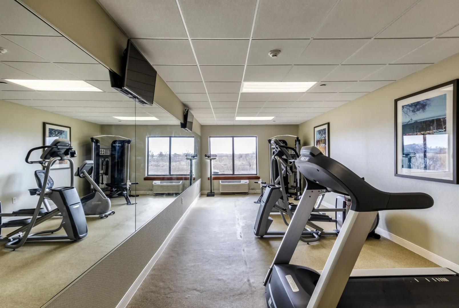 Holiday Inn Express & Suites Cedar Falls - Waterloo by IHG
