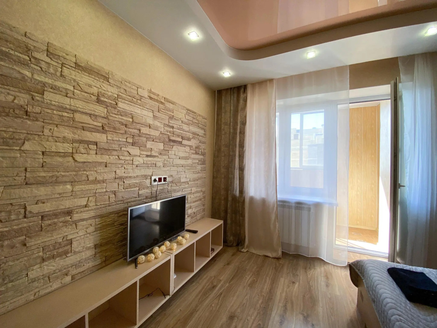 Уют Home (Хоум) на улице Дмитрия Михайлова 1-48