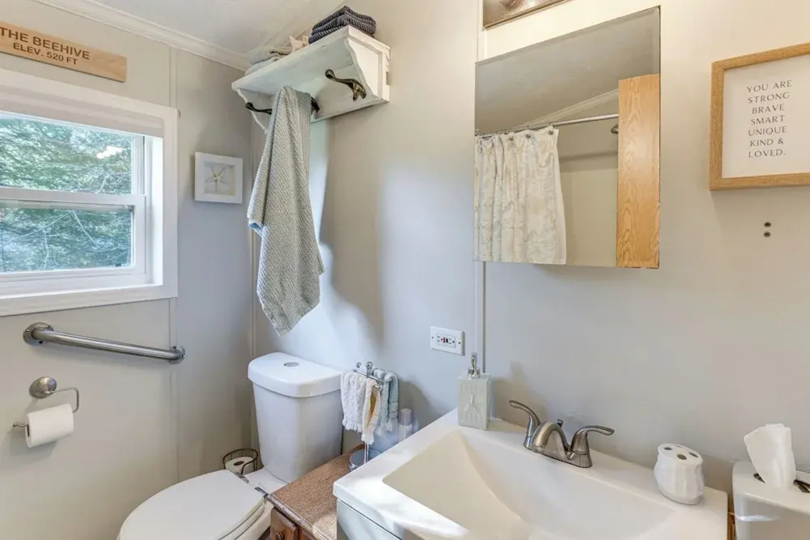 13 Mi to Acadia: Artistic Retreat in Nature