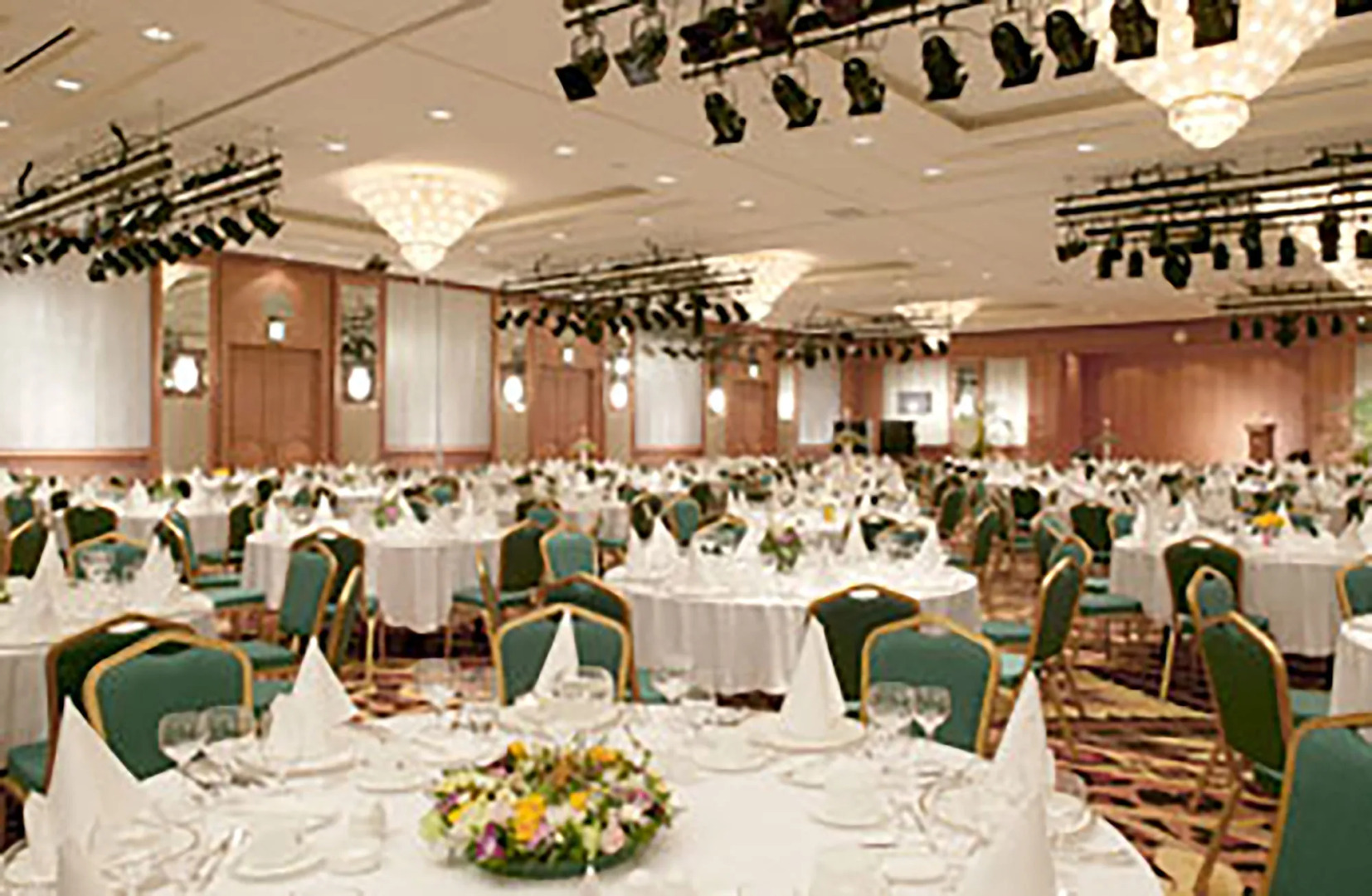 High1 Grand Hotel Convention Tower