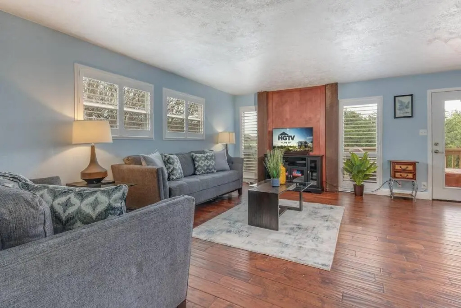 Cozy 3br/2bath vacation house at Lake Travis