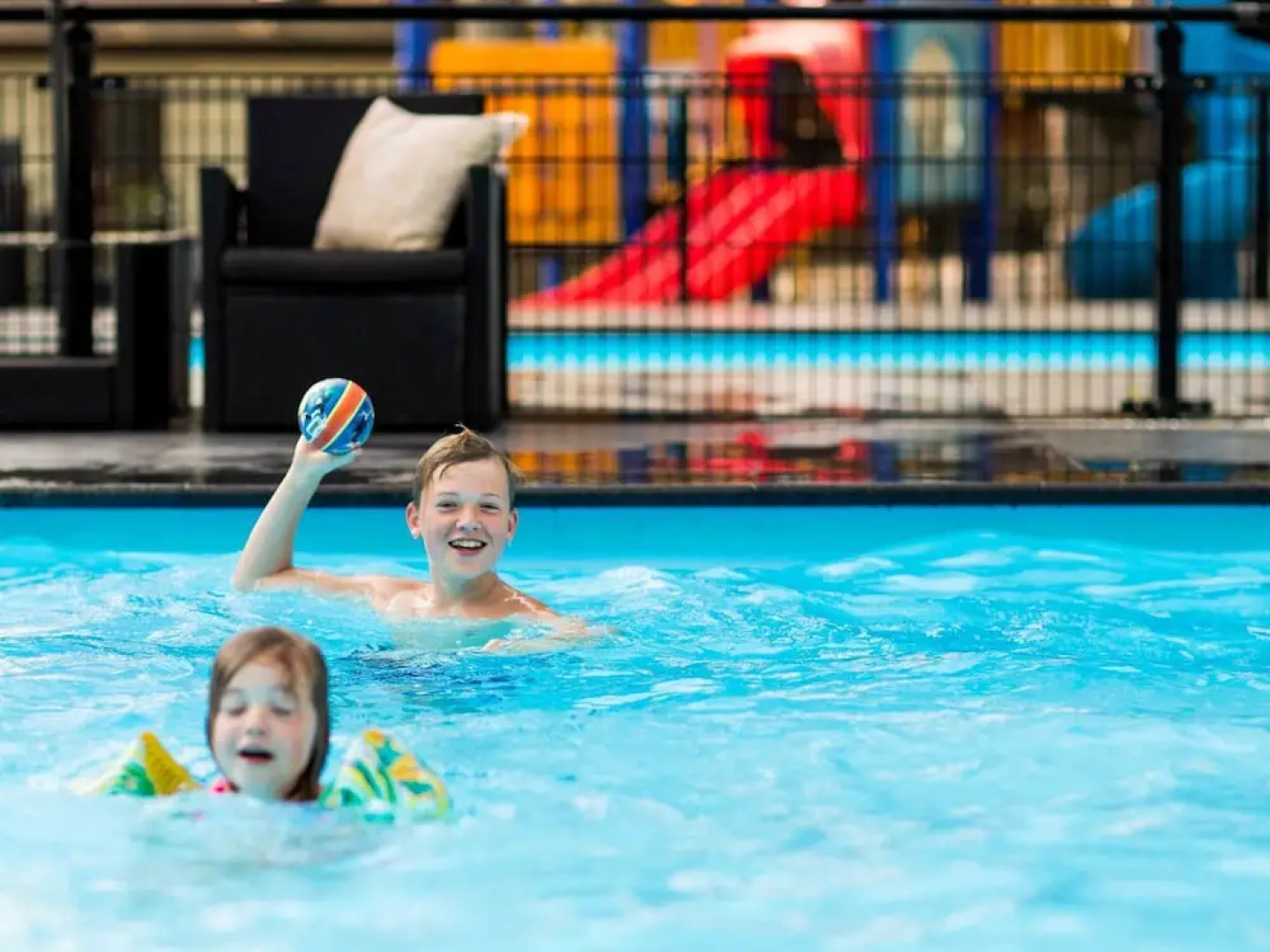 Modern chalet with a dishwasher, located in Park De Veluwe