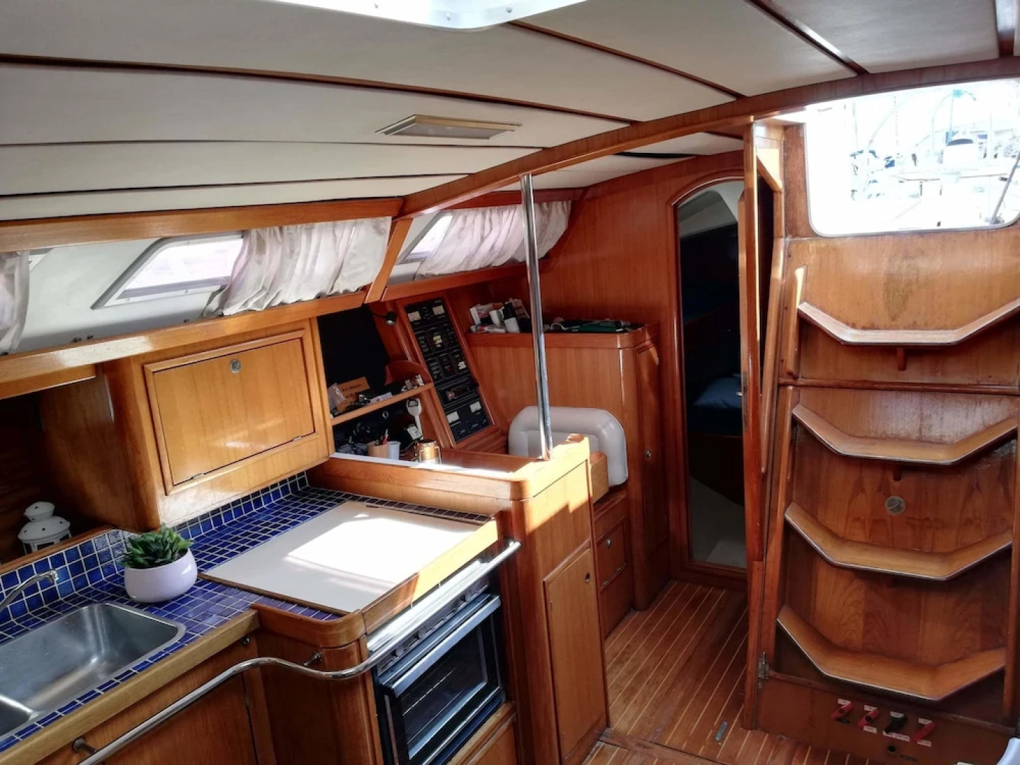 Amber Sun - Boat & Breakfast