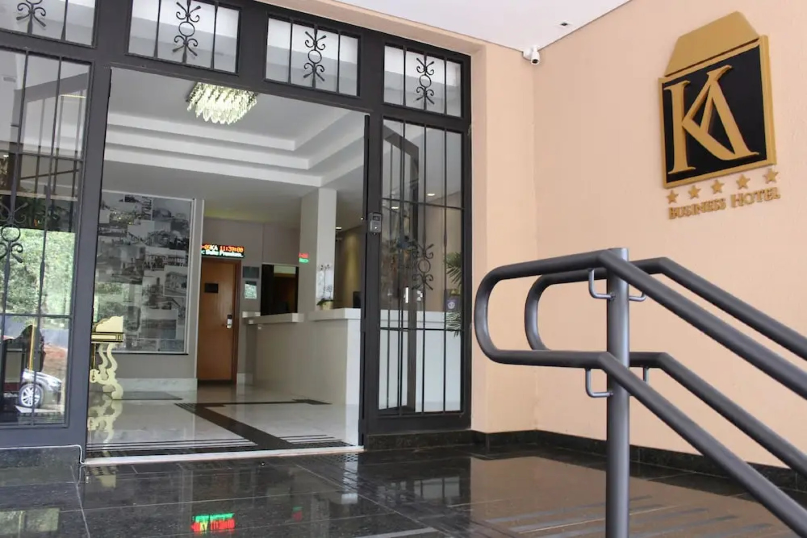 Prado Hotel Business