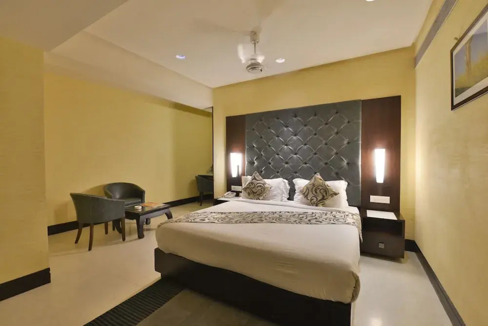 Hotel The Golden Oak Central by Citrus Prime