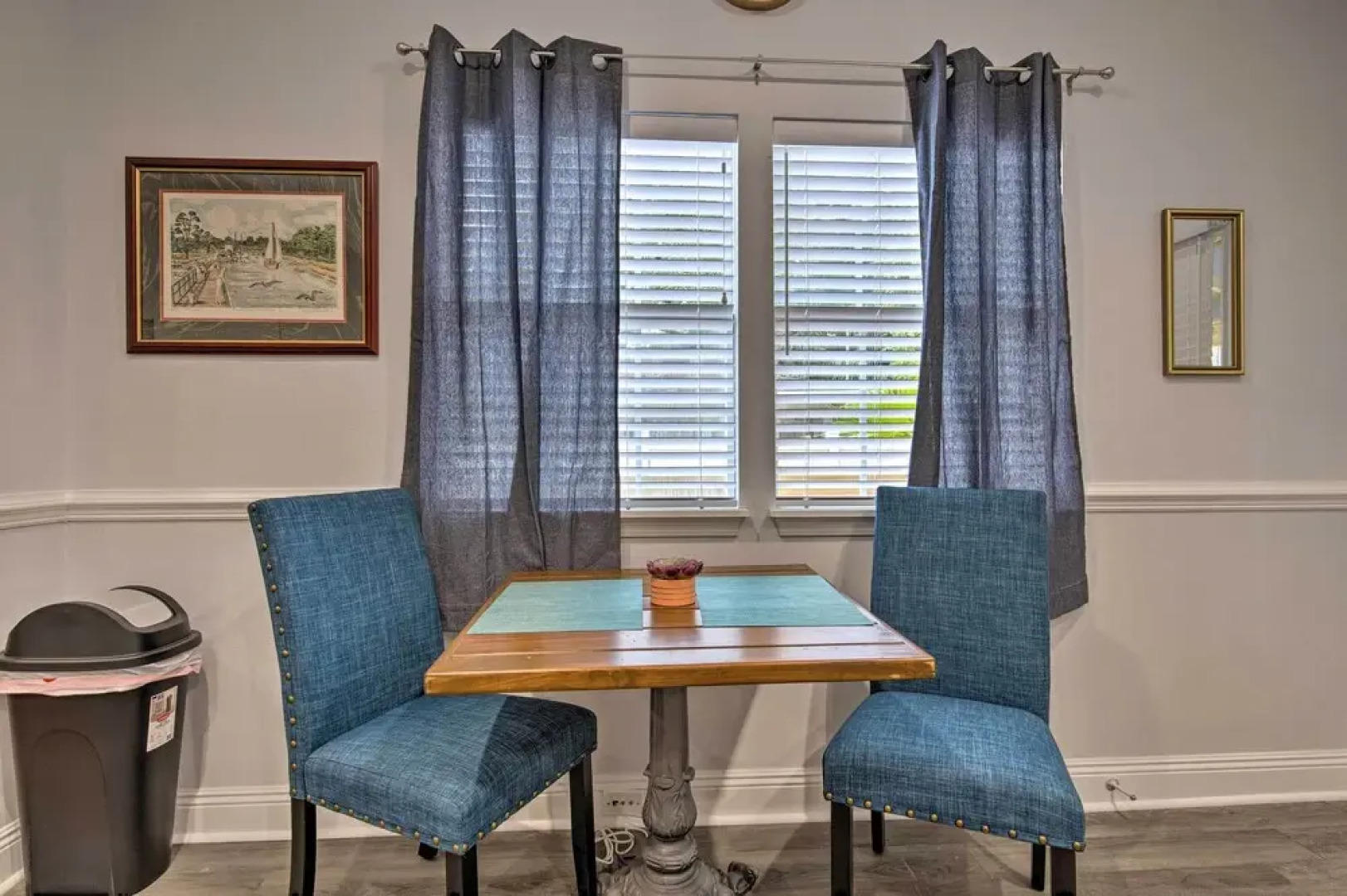 Downtown Ocean Springs Retreat: 1 Mi to Beach!