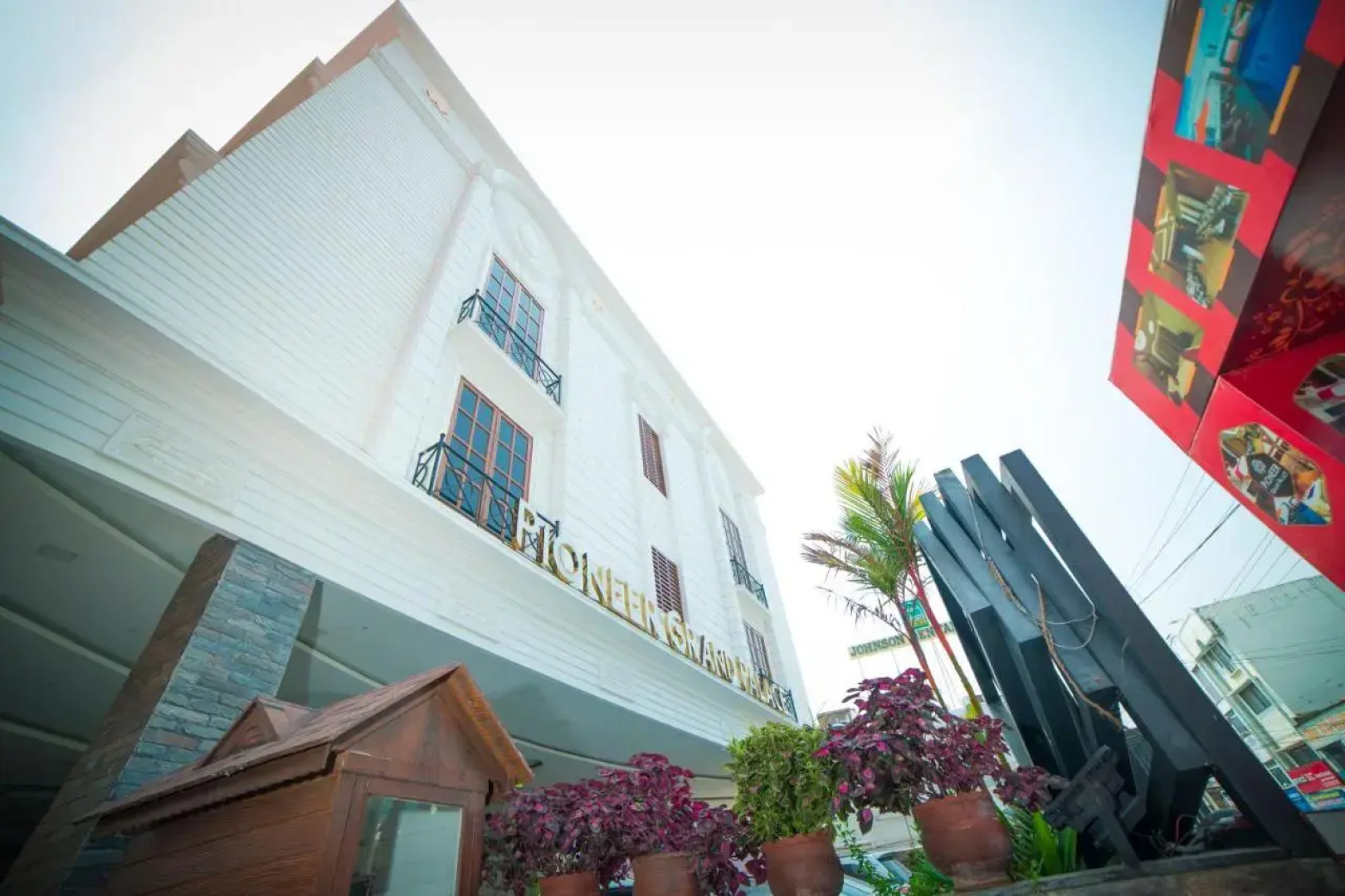 Hotel Pioneer Grand Palace