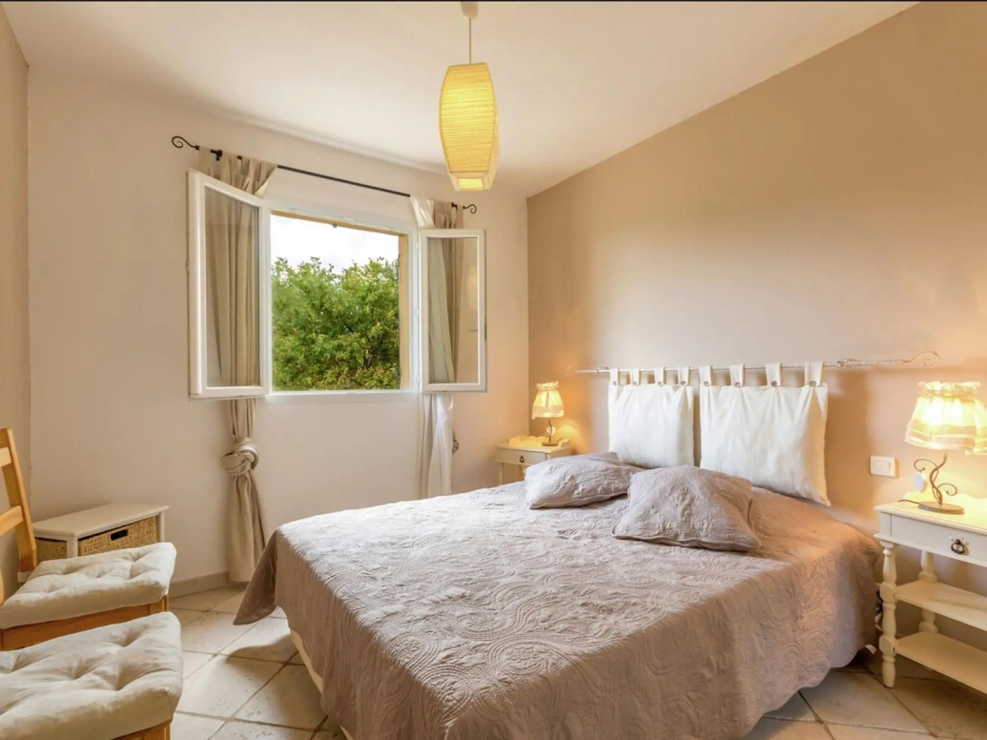 Detached home near the truffle capital of Aups, with shared pool