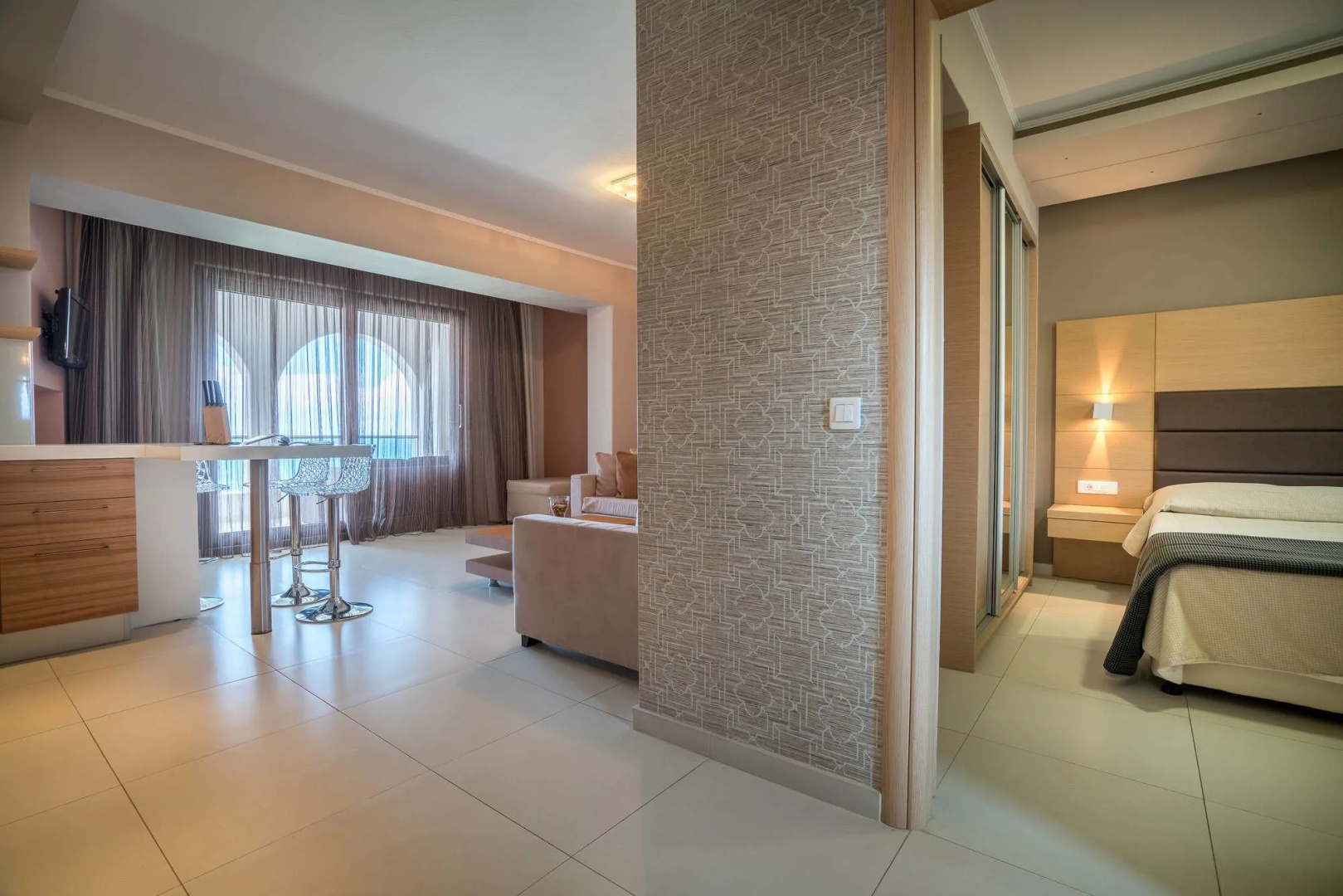 Kymothoe Elite Suites