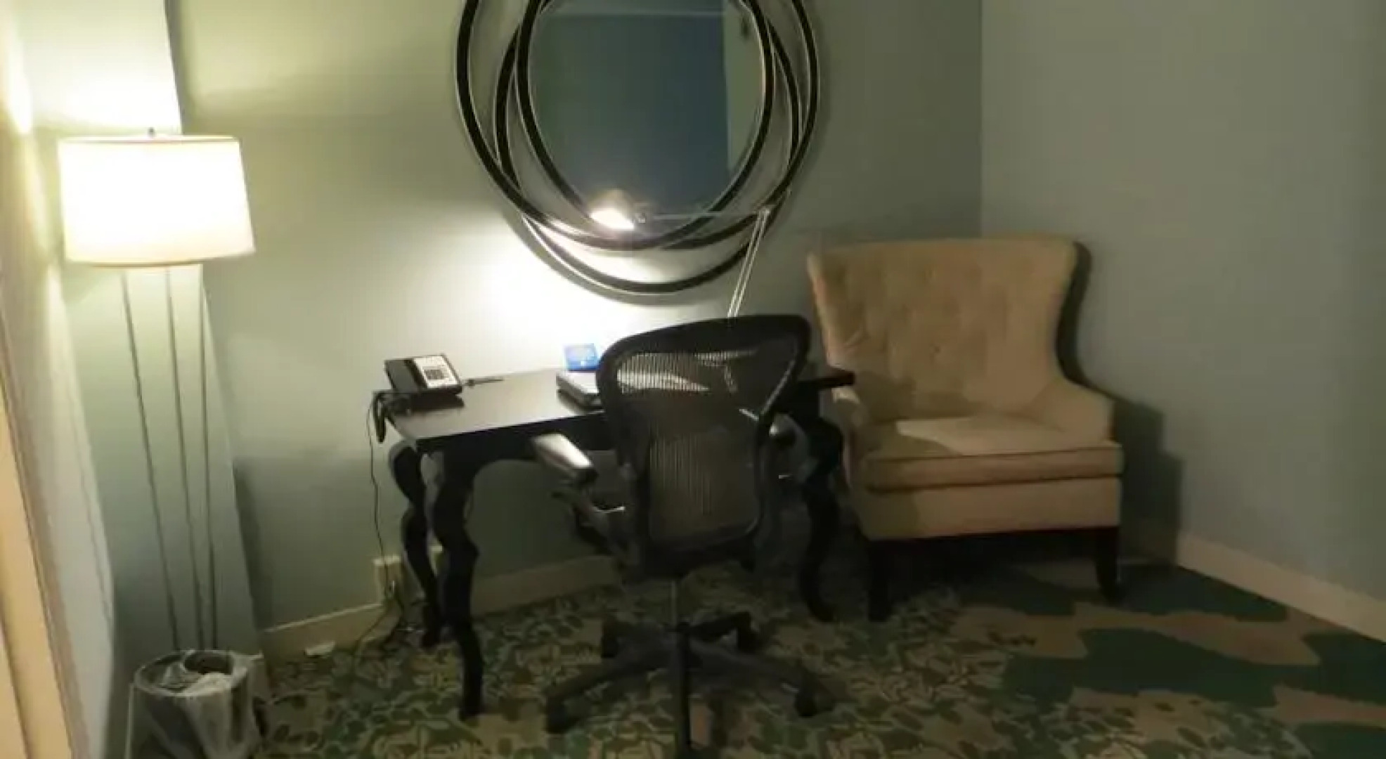 Roberts Mayfair Hotel