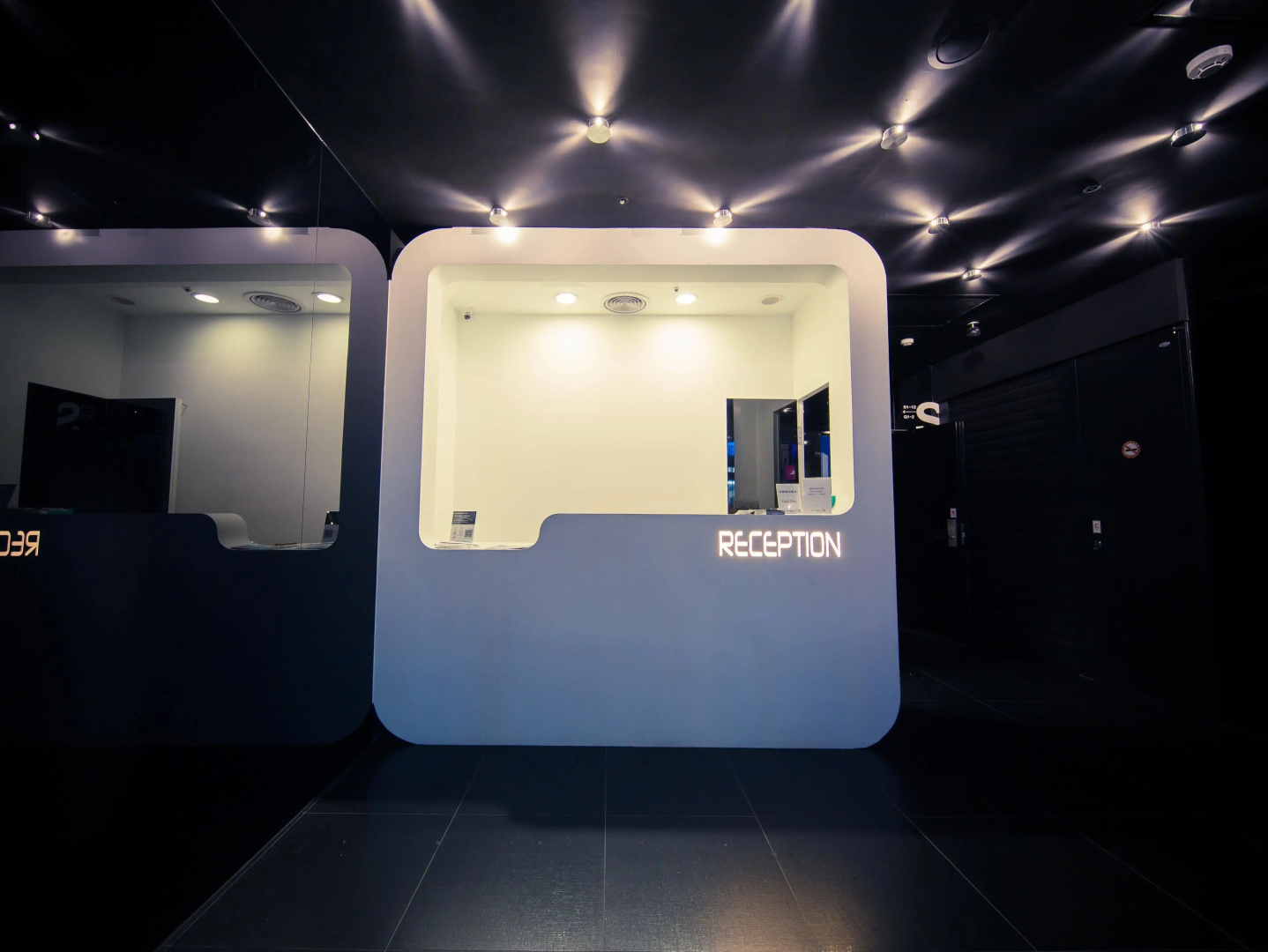 SleepBox Hotel - Ximen