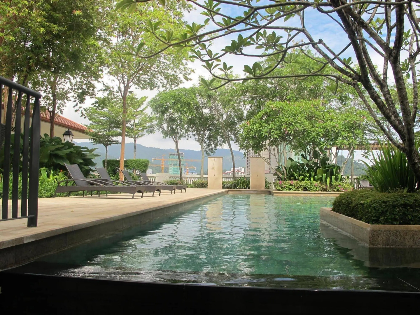 Luxury Suites @ Straits Quay