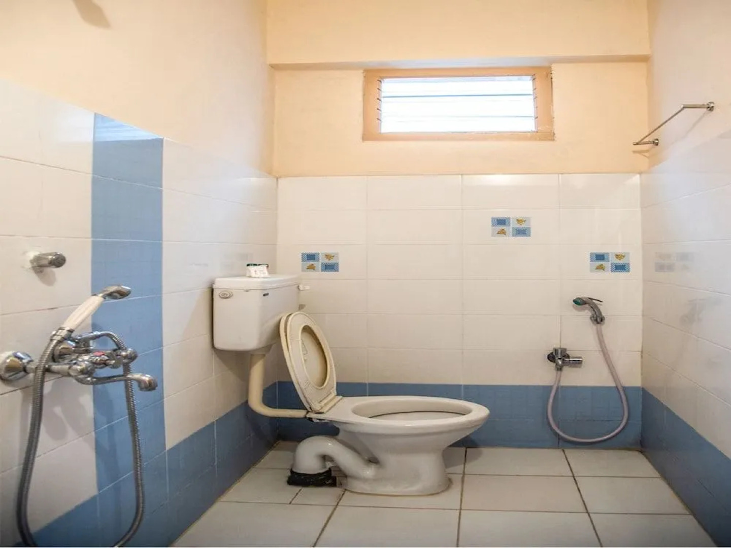 OYO 13321 Hotel Lakshmi Paradise