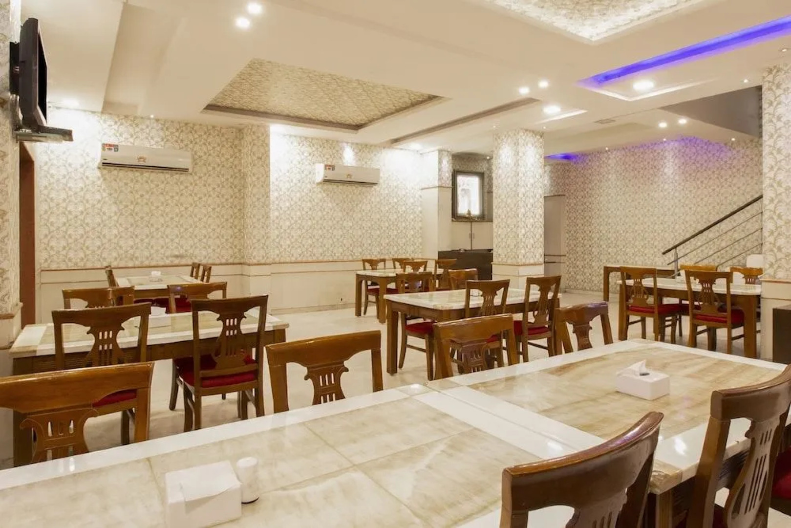 Capital O 40904 Hotel Satish Executive