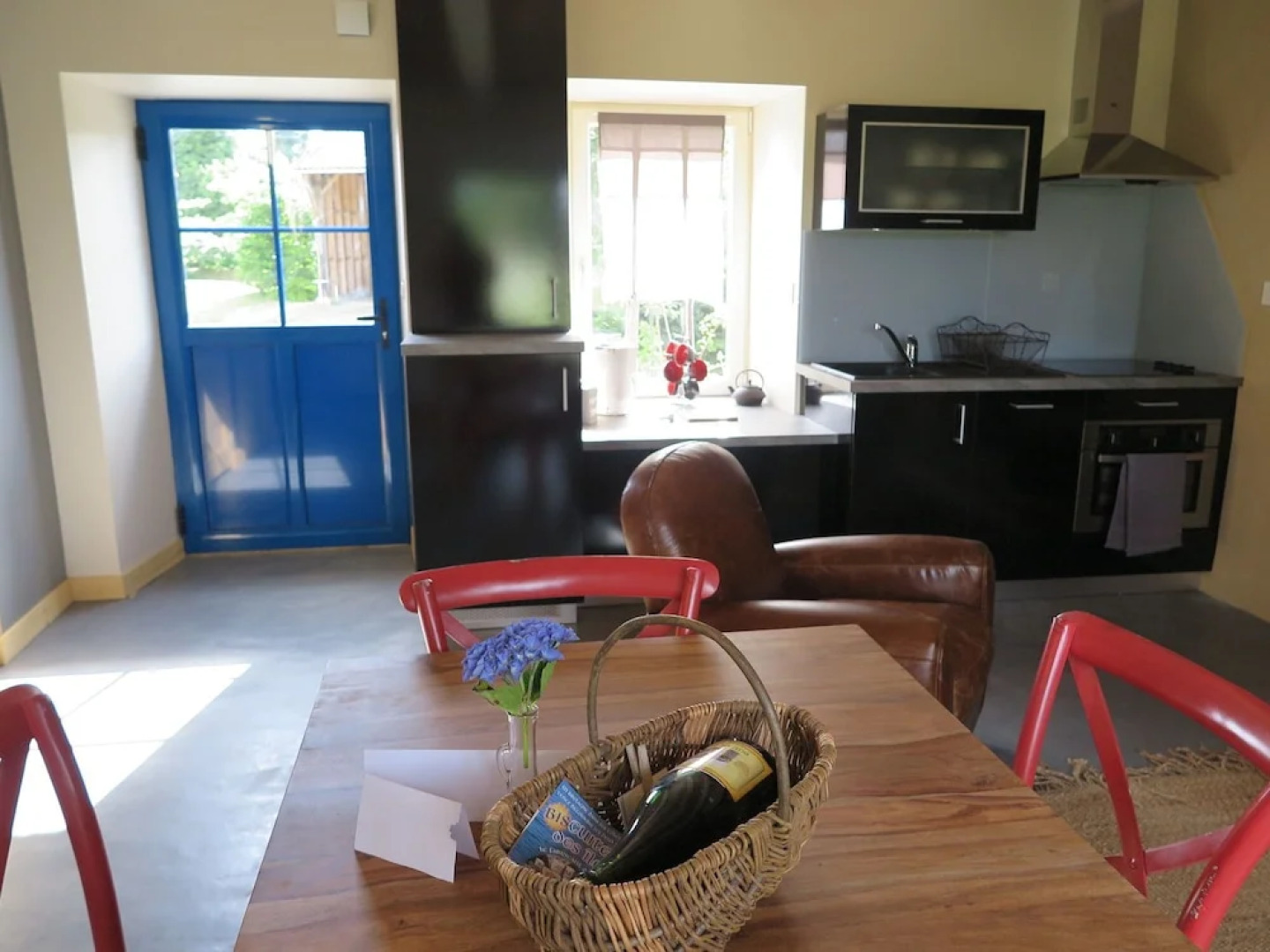 Pretty Cottage in La Chapelle-neuve Brittany With Jacuzzi