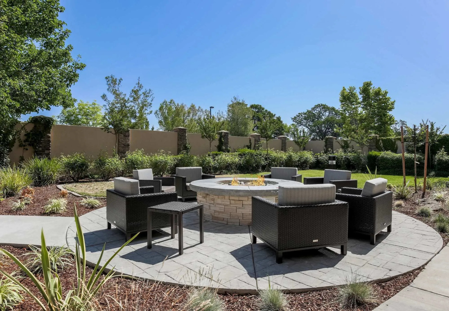 Courtyard Roseville Galleria Mall/Creekside Ridge Drive