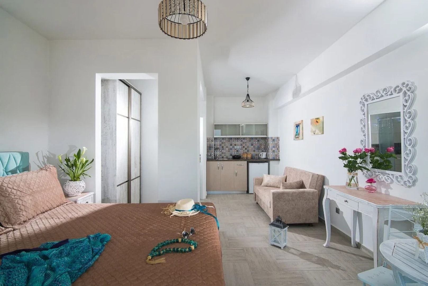 Elimia Suites & Studios