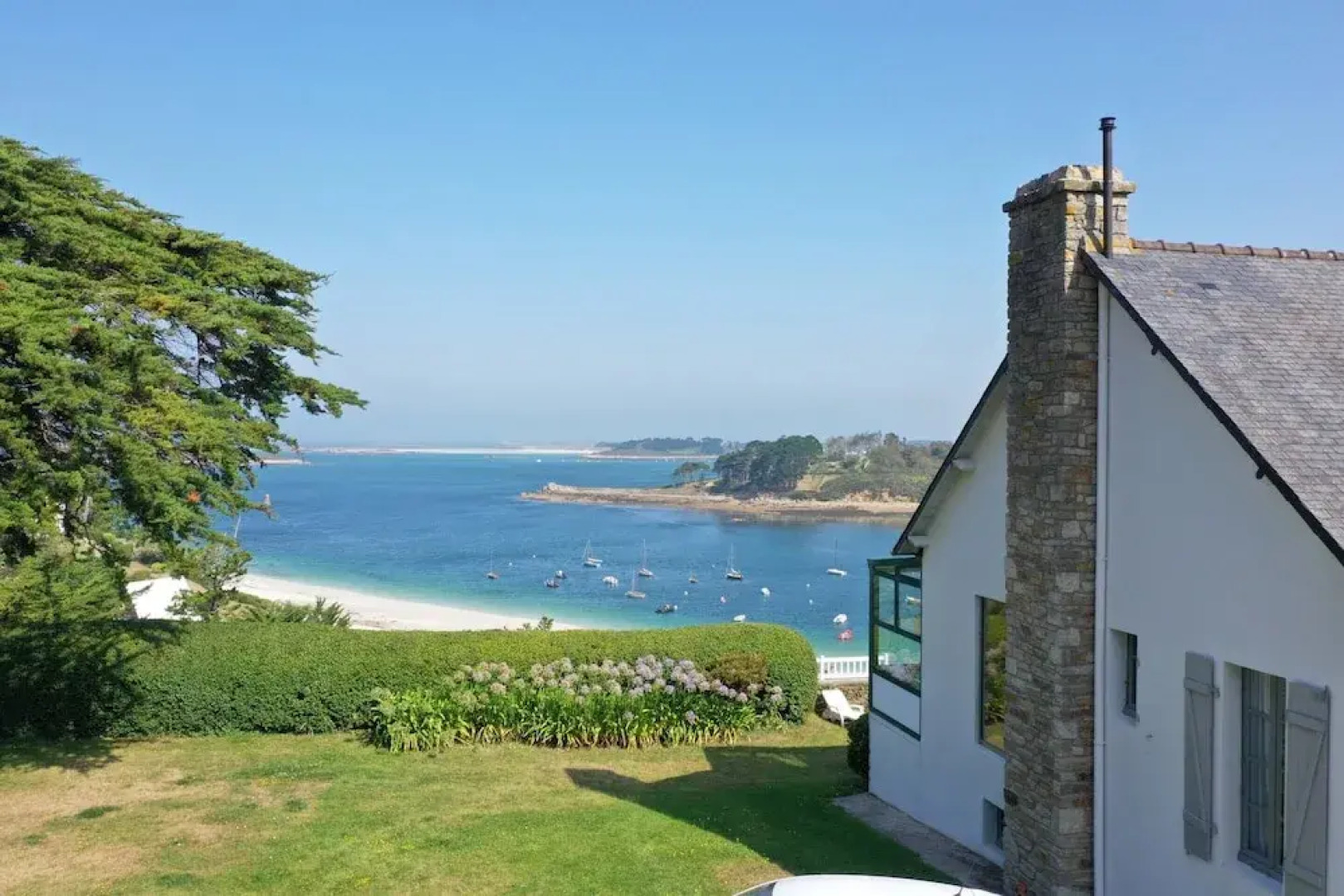 Superb sea View / Private Beach Access