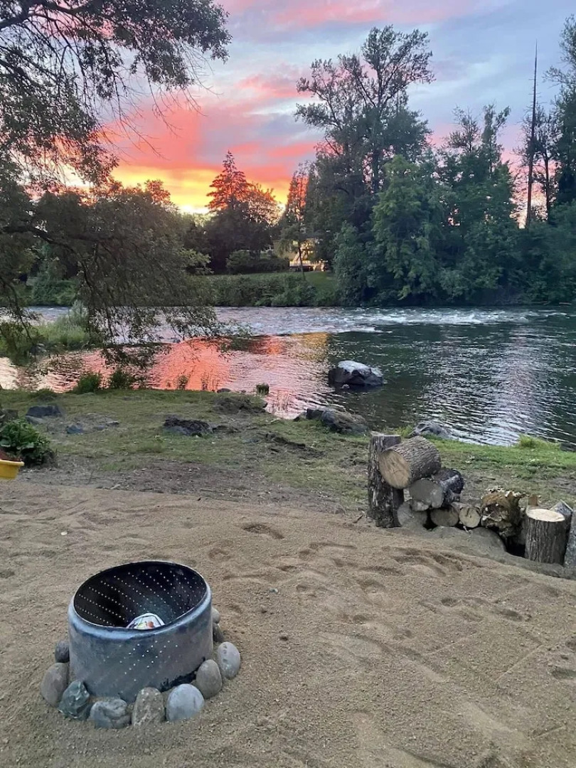 Rogue River Resort