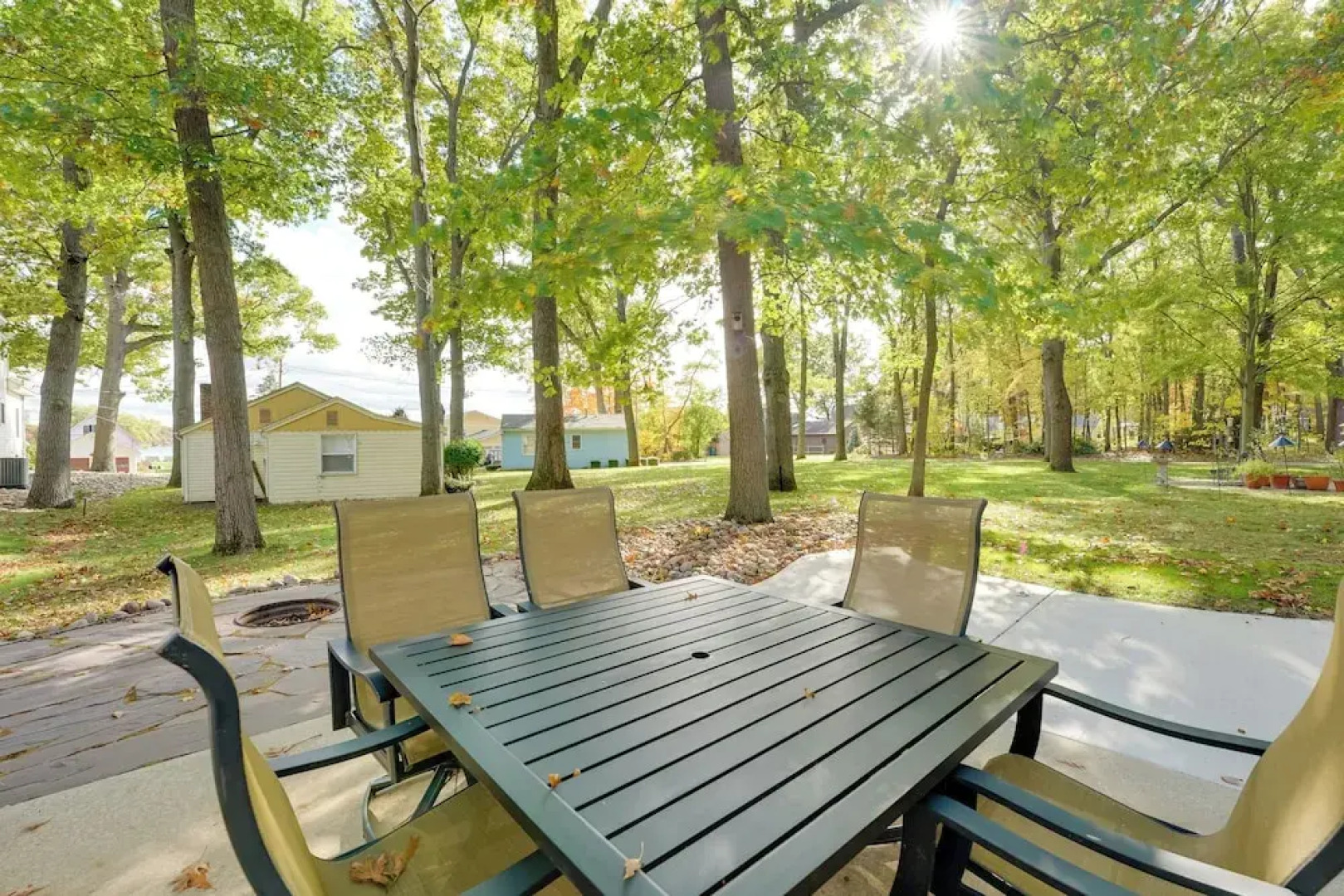 Holland Home: Walk to the Beach!