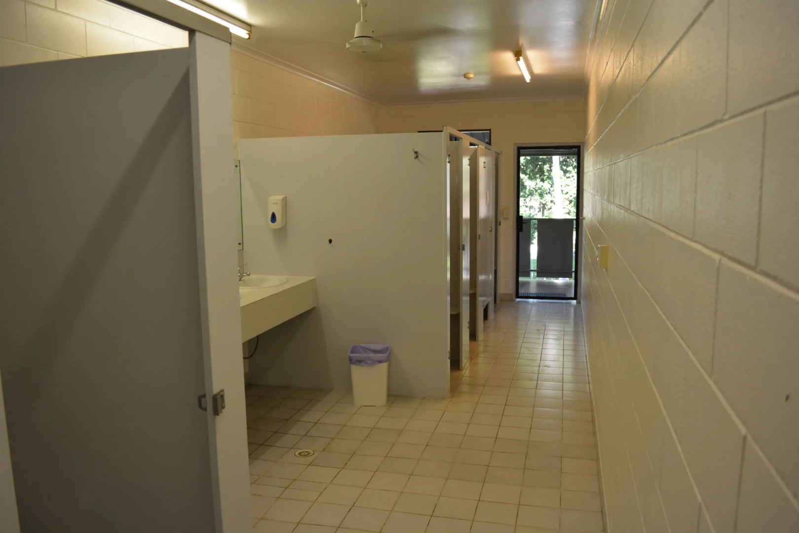 Frogshollow Backpackers