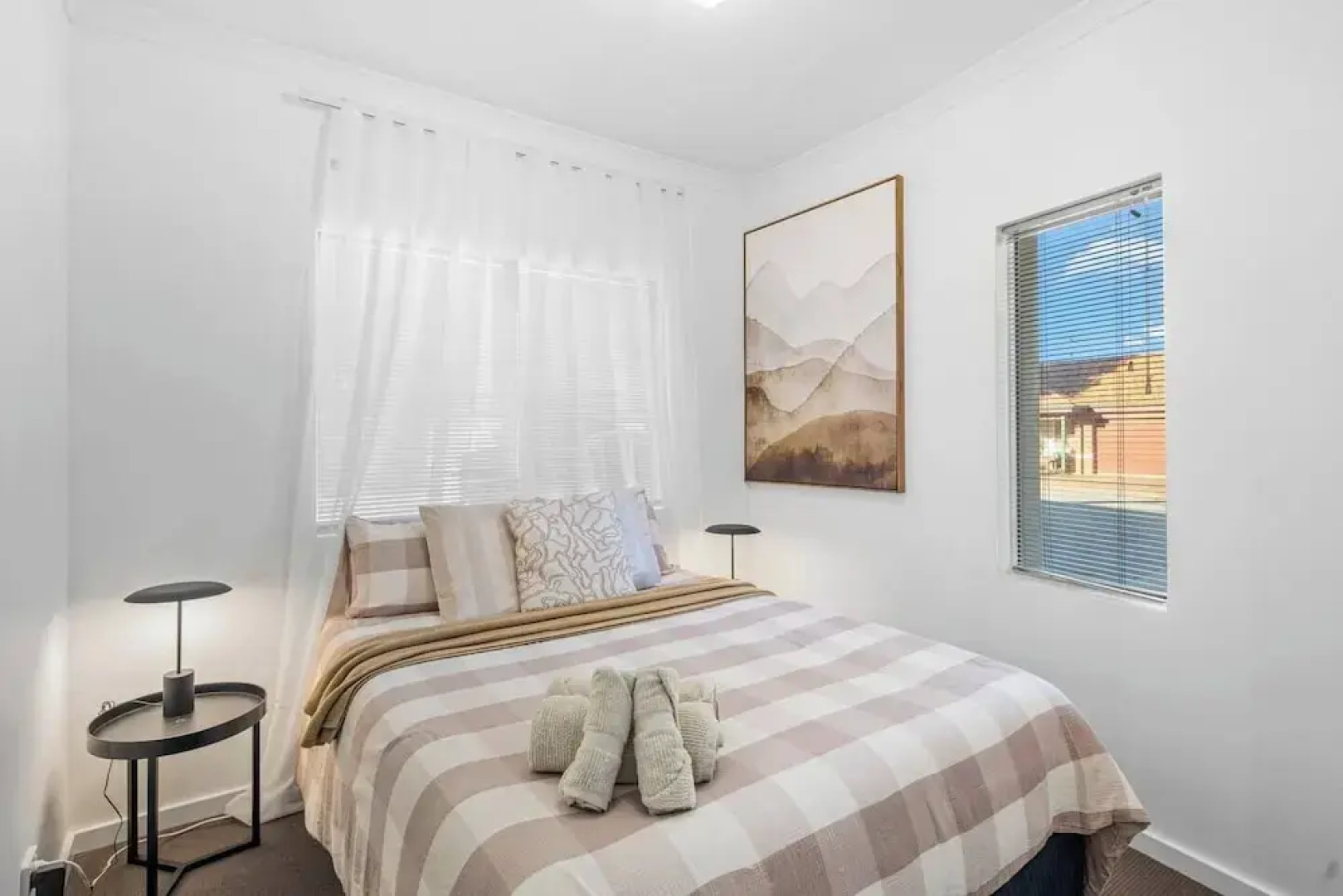 Best Location Armadale Sleeps 6